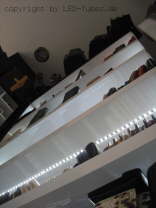 laden_regal_mit_led_licht_stripe