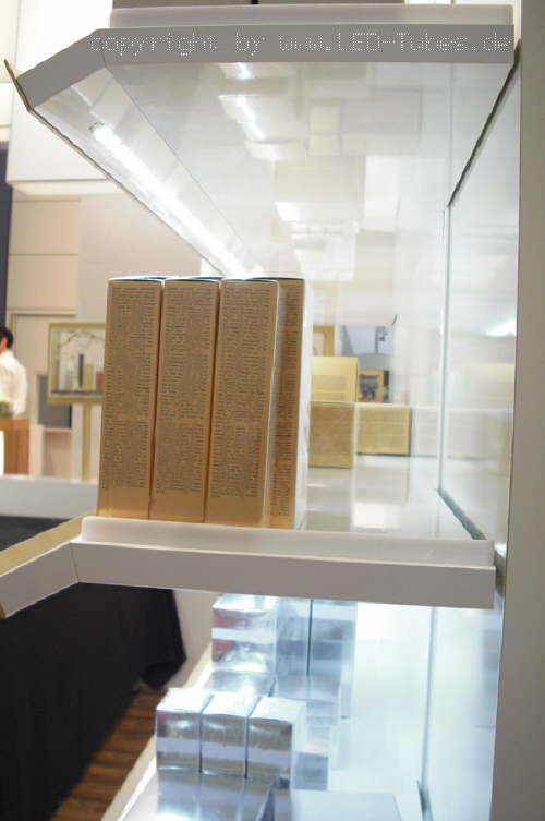 ladenbeleuchtung_led_regal_weiss