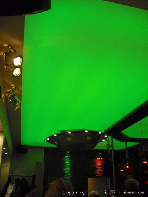 led_club_decken_leuchtwand
