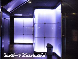 LED Stripes weiss oben und unten